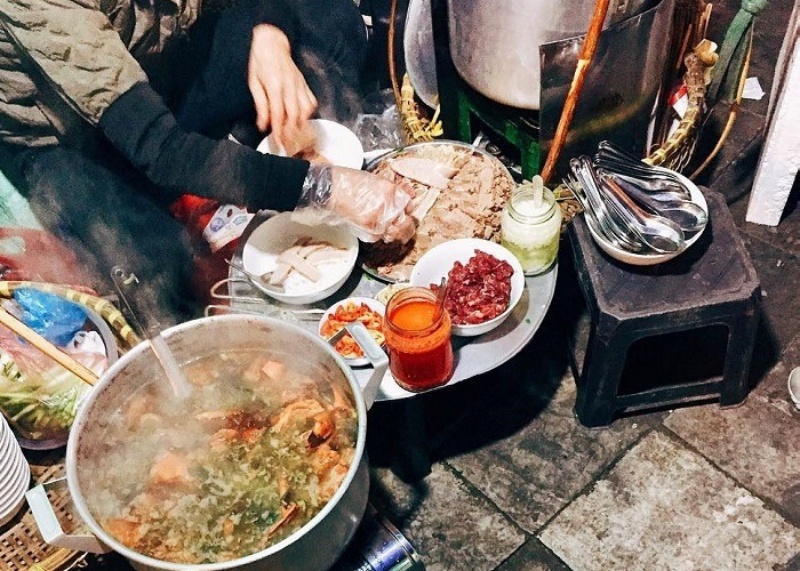 Mô hình quán ăn đêm thu hút giới trẻ và người lao động